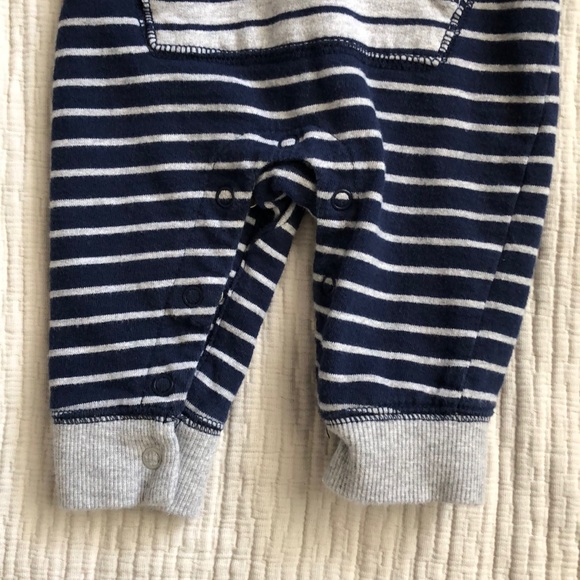 Carter’s One Piece w Hoodie - Picture 4 of 6